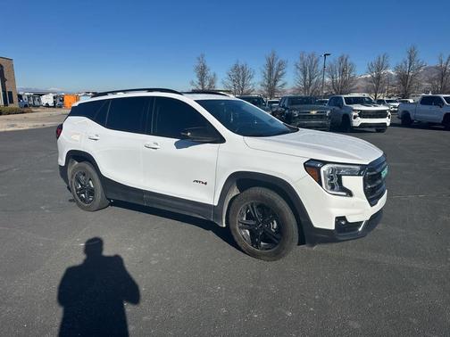 2024 GMC Terrain AWD AT4