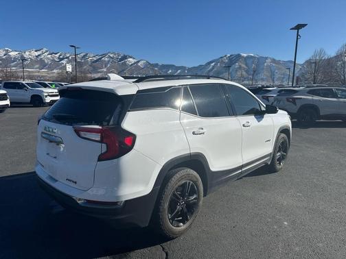 2024 GMC Terrain AWD AT4