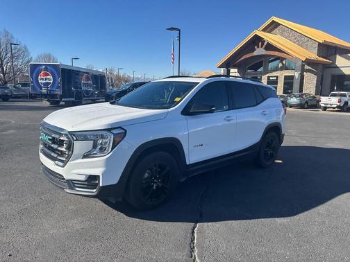 2024 GMC Terrain AWD AT4