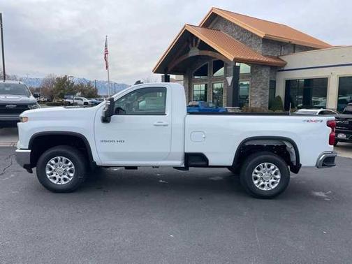 2025 Chevrolet Silverado 3500 LT