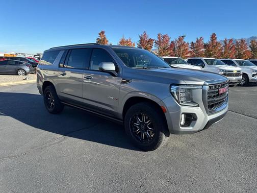 2023 GMC Yukon XL 4WD AT4