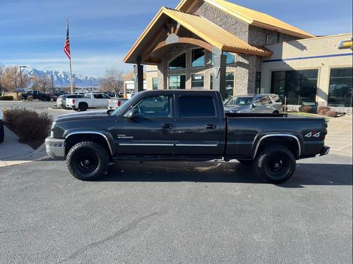 2005 Chevrolet Silverado 2500 LS H/D Crew Cab