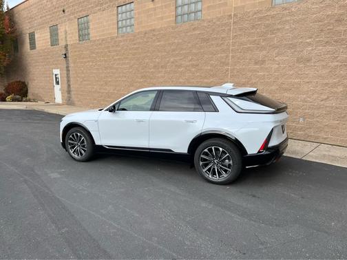 2026 Cadillac LYRIQ Sport