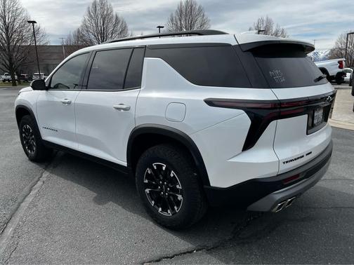 Iridescent Pearl Tricoat 2025 Chevrolet Traverse AWD Z71