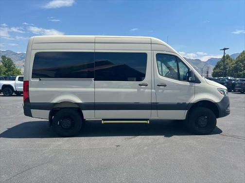 2022 Mercedes-Benz Sprinter 2500 Standard Roof