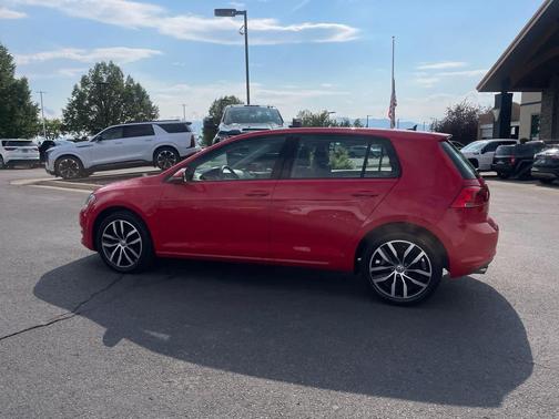 2017 Volkswagen Golf TSI S 4-Door