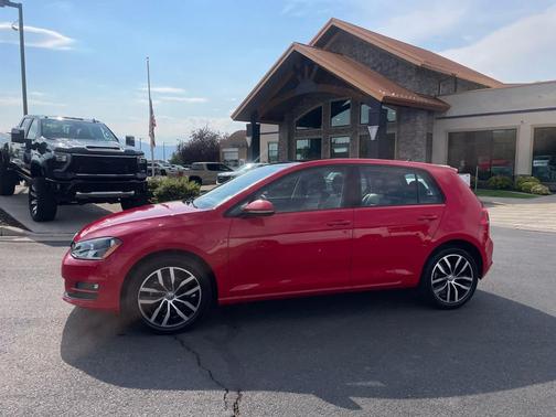 2017 Volkswagen Golf TSI S 4-Door