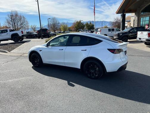 2023 Tesla Model Y Long Range Dual Motor All-Wheel Drive