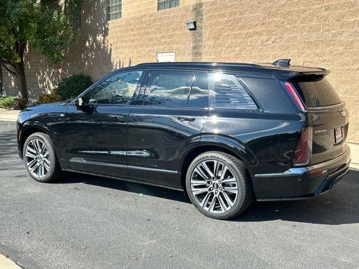 2026 Cadillac VISTIQ Platinum