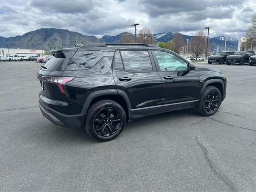Mosaic Black Metallic 2025 Chevrolet Equinox 1LT