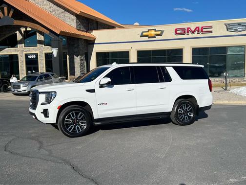 2021 GMC Yukon XL AT4