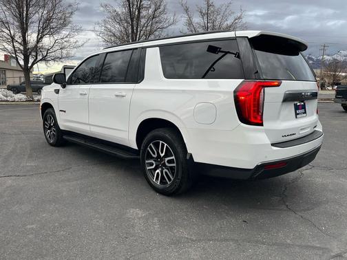 2021 GMC Yukon XL AT4