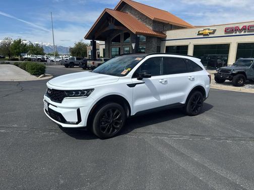 Glacial White Pearl 2022 Kia Sorento SX