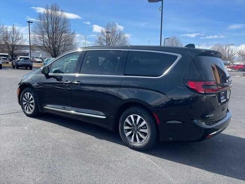 2023 Chrysler Pacifica Hybrid Limited