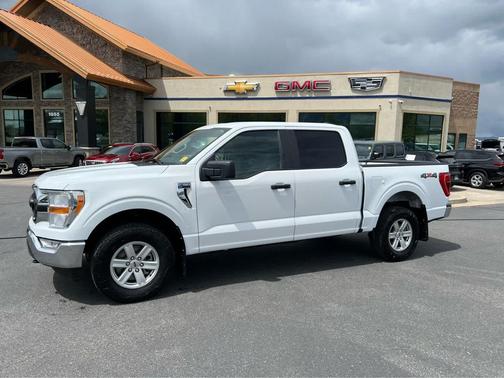 Oxford White 2022 Ford F-150 XLT Truck