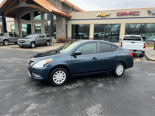 2017 Nissan Versa 1.6 S+