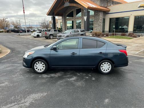 2017 Nissan Versa 1.6 S+