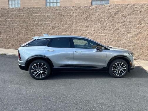 2025 Cadillac OPTIQ Sport 2 AWD