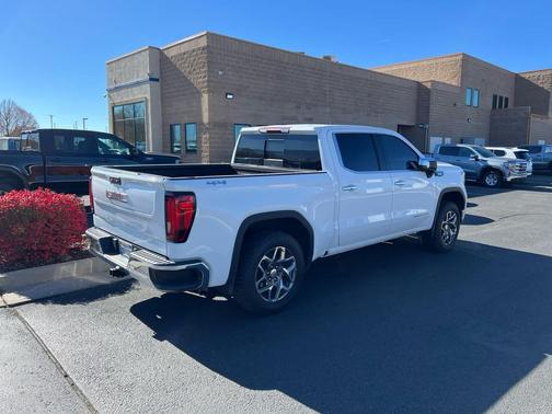 2022 GMC Sierra 1500 SLT