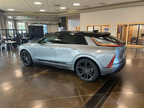 2026 Cadillac LYRIQ V Premium