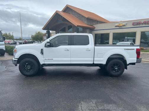 Oxford White 2022 Ford F-250 Lariat