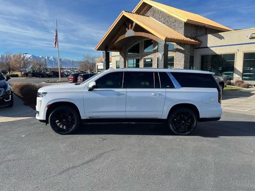 2021 Cadillac Escalade ESV Luxury