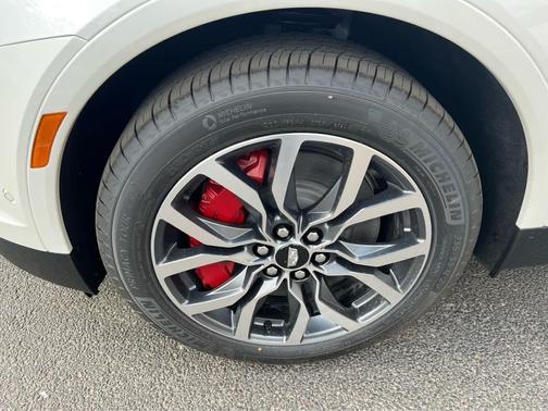 2025 Cadillac XT5 Sport