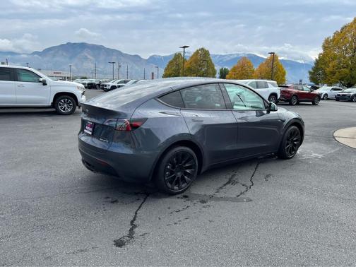 2023 Tesla Model Y Long Range Dual Motor All-Wheel Drive