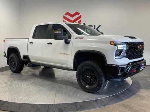 2024 Chevrolet Silverado 2500 4WD Crew Cab Standard Bed ZR2