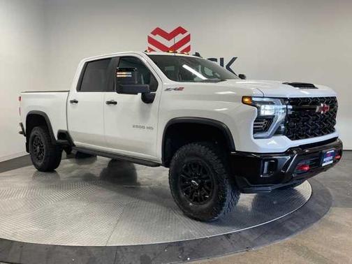 2024 Chevrolet Silverado 2500 4WD Crew Cab Standard Bed ZR2