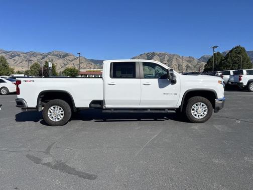 Summit White 2022 Chevrolet Silverado 3500 LT