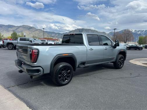Sterling Metallic 2024 GMC Sierra 2500 AT4