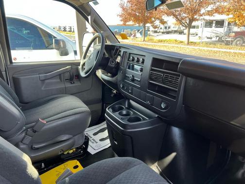 2023 GMC Savana 2500 Work Van