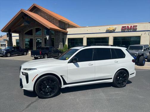 2023 BMW X7 M60i