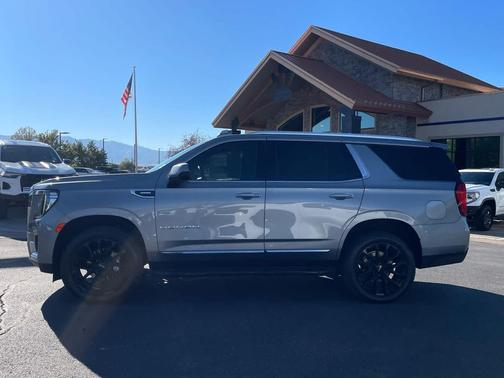 2023 GMC Yukon SLT