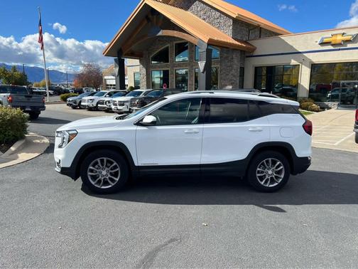 2023 GMC Terrain SLT