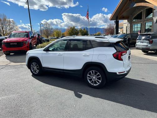 2023 GMC Terrain SLT