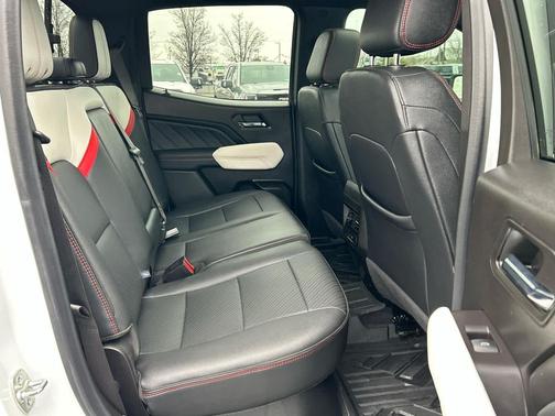 2024 GMC Canyon AT4X