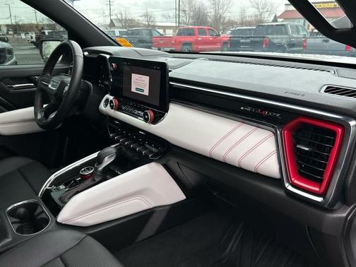 2024 GMC Canyon AT4X