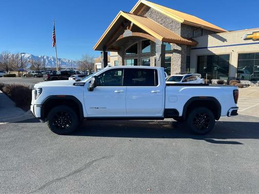 2025 GMC Sierra 3500 AT4