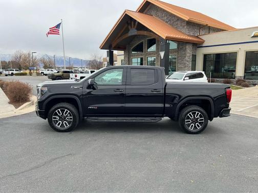 2025 GMC Sierra 1500 AT4