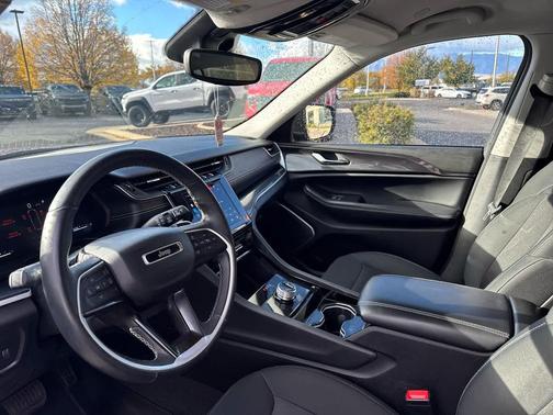 2021 Jeep Grand Cherokee L Laredo