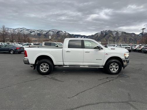 2019 RAM 2500 Laramie Crew Cab 4x4 6'4' Box