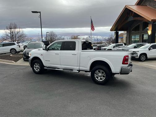 2019 RAM 2500 Laramie Crew Cab 4x4 6'4' Box