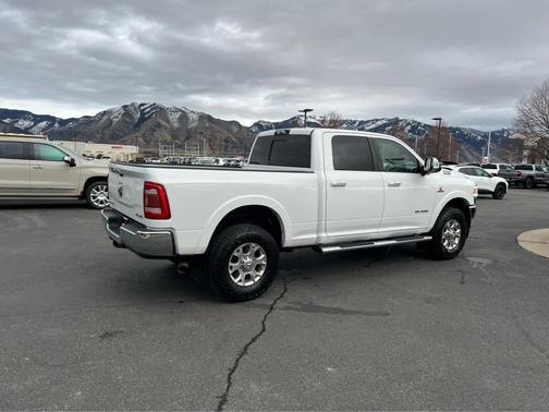 2019 RAM 2500 Laramie Crew Cab 4x4 6'4' Box