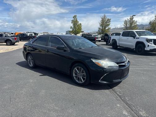 Midnight Black Metallic 2016 Toyota Camry SE
