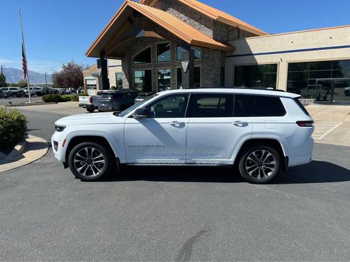 2022 Jeep Grand Cherokee L Overland