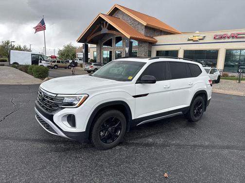 2025 Volkswagen Atlas 2.0T Peak Edition