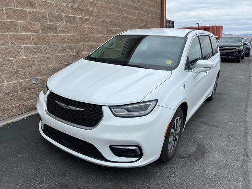 2022 Chrysler Pacifica Hybrid Touring L
