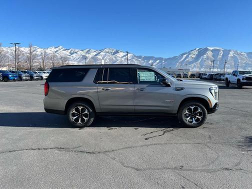 2026 GMC Yukon XL 4WD AT4
